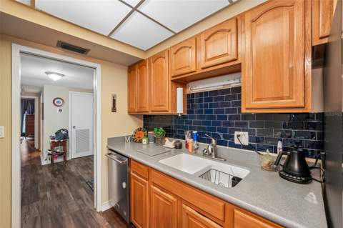 1717 NW 23rd Avenue #4E, Gainesville FL - photo 13 of 50