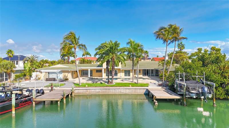 482 HERMOSITA DRIVE home for sale in Vina-Del-Mar