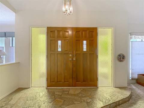 10050 Deer Lane, New Port Richey FL - photo 7 of 30