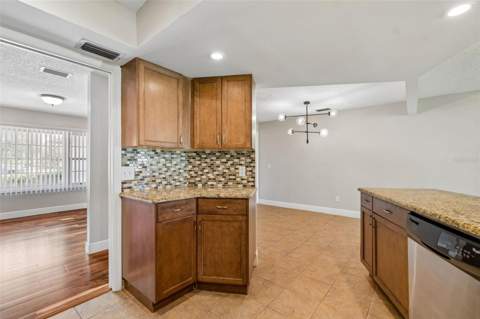 9237 Pebble Creek Drive, Tampa FL - photo 23 of 50