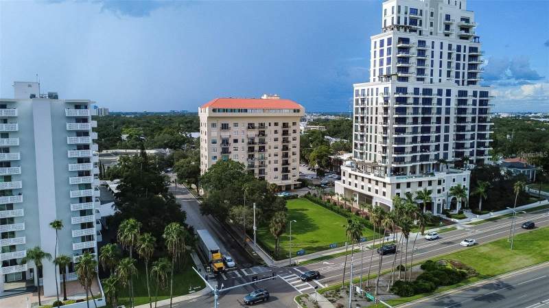 1 bedroom Condominium at 2109 Bayshore Boulevard #303, 4UI | Bayshore Royal Condominium, Tampa — photo 2