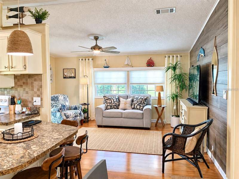 2 bedroom Manufactured Home at 8304 Princess Court, Imperial Lakes Estates, Palmetto — photo 4