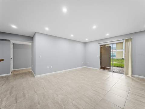 9481 Highland Oak Drive #1502, Tampa FL - photo 7 of 31