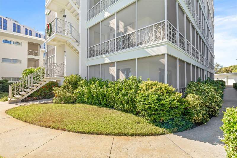 1 bedroom Condominium at 1012 N Shore Drive #14, Whispering Waters Condo, St Petersburg — photo 3
