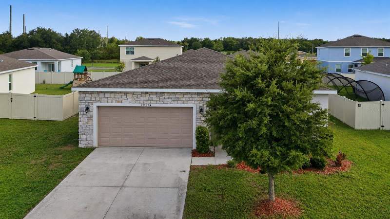 4 bedroom Single Family Residence at 24409 Sunnys Halo Way, Sorrento Pines Ph 2, Sorrento — photo 2
