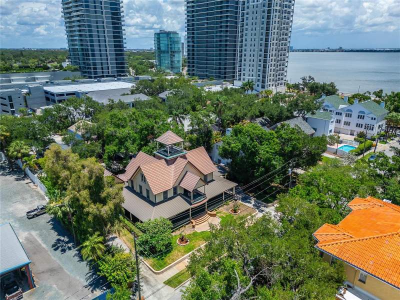 5 bedroom Single Family Residence at 3007 W Stovall Street, Crest View, Tampa — photo 5