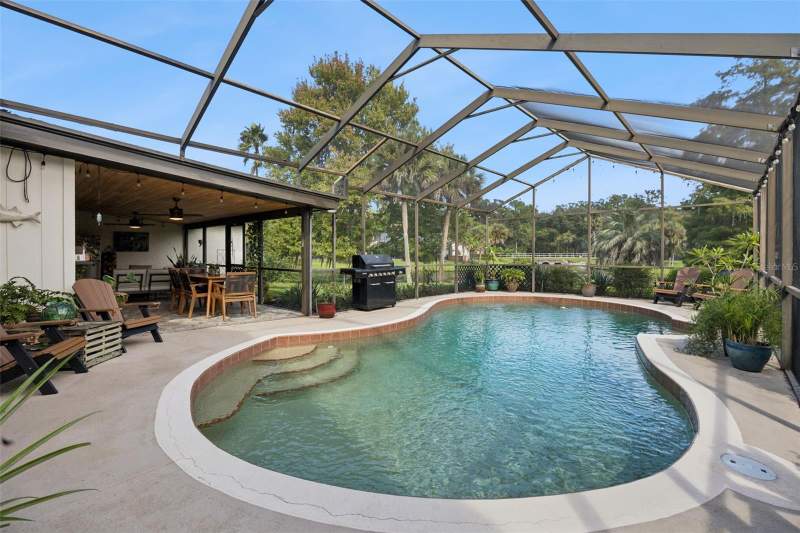 4 bedroom Single Family Residence at 737 Riverbend Boulevard, Sweetwater Oaks Sec 18, Longwood — photo 2