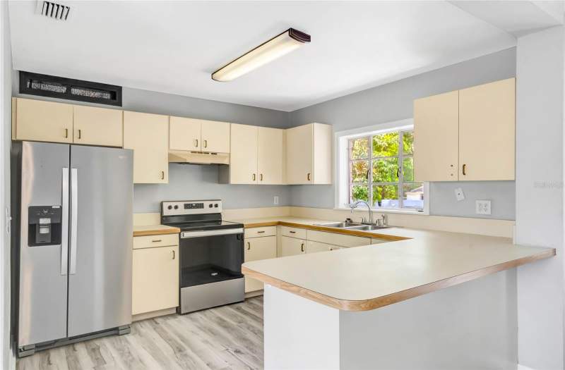 2 bedroom Single Family Residence at 322 N Frankfort Avenue, Hords Resub Pine Heights Deland, Deland — photo 3