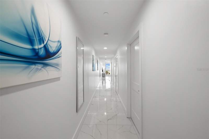 2 bedroom Condo - Hotel at 11500 Gulf Boulevard #304, Ocean Club Treasure Island A Resort Condo, Treasure Island — photo 4