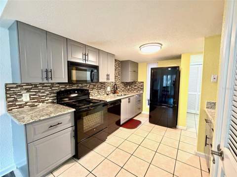 1810 NW 23rd Boulevard #180, Gainesville FL - photo 6 of 6