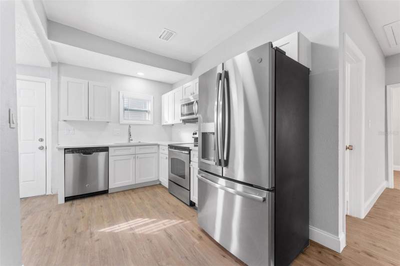 3 bedroom Single Family Residence at 1927 13th Street, Spears Sub C E, St Petersburg — photo 5