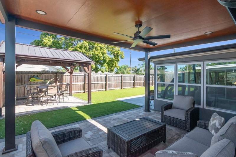 2 bedroom Single Family Residence at 5735 Mosaic Drive, Forest Hills, Holiday — photo 5