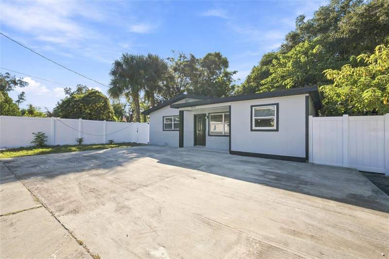 3 bedroom Single Family Residence at 3720 N Garrison Street, Grant Park Add, Tampa — photo 2