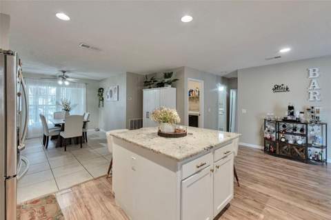 9724 Cypress Pond Avenue, Tampa FL - photo 7 of 30