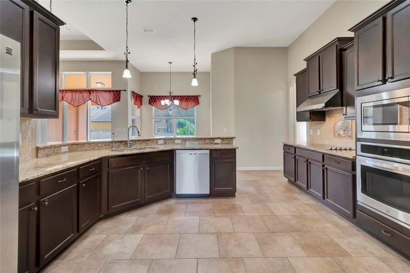 4 bedroom Single Family Residence at 10816 Wyandotte Drive, Pillars Rdg, Clermont — photo 2