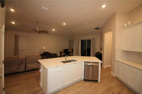 9449 Sanders Park Place, Seffner FL - photo 10 of 26