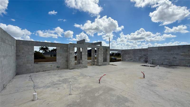 4 bedroom Single Family Residence at 2310 NW 35th Place, Cape Coral, Cape Coral — photo 5