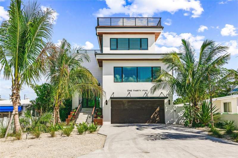 135 GRANT DRIVE home for sale in Lido Beach Div B