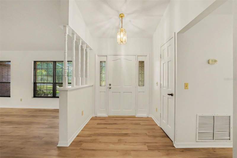 3 bedroom Single Family Residence at 10121 Canterbury Drive, Country Club View Sub, Leesburg — photo 4