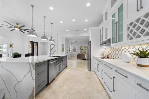 4802 W Beachway Drive, Tampa FL - photo 14 of 47