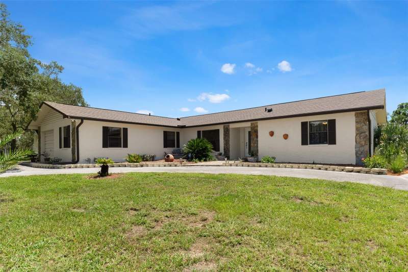 5 bedroom Single Family Residence at 13260 Taylor Street, Potterfield Garden Ac - G, Brooksville — photo 2