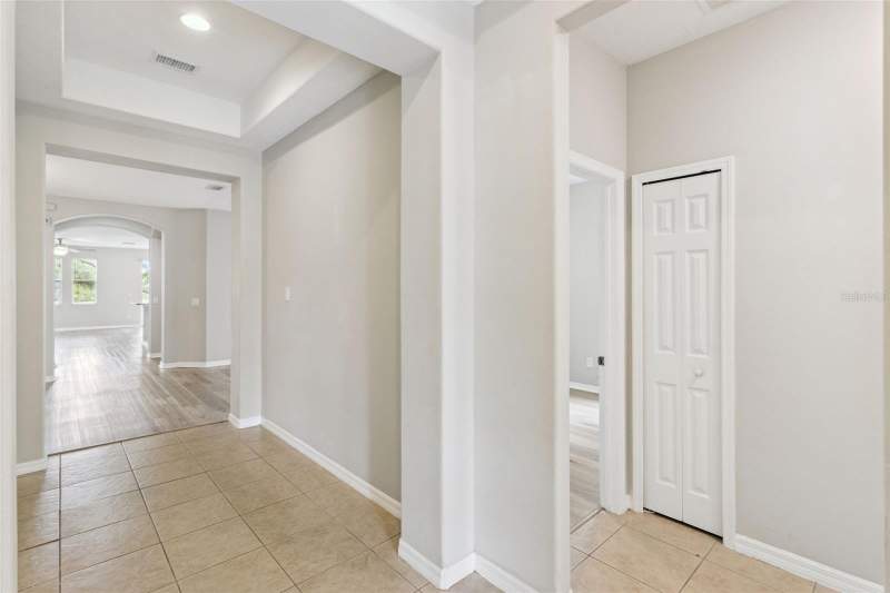 4 bedroom Single Family Residence at 4627 Blue Major Drive, Summerport Ph 5, Windermere — photo 4