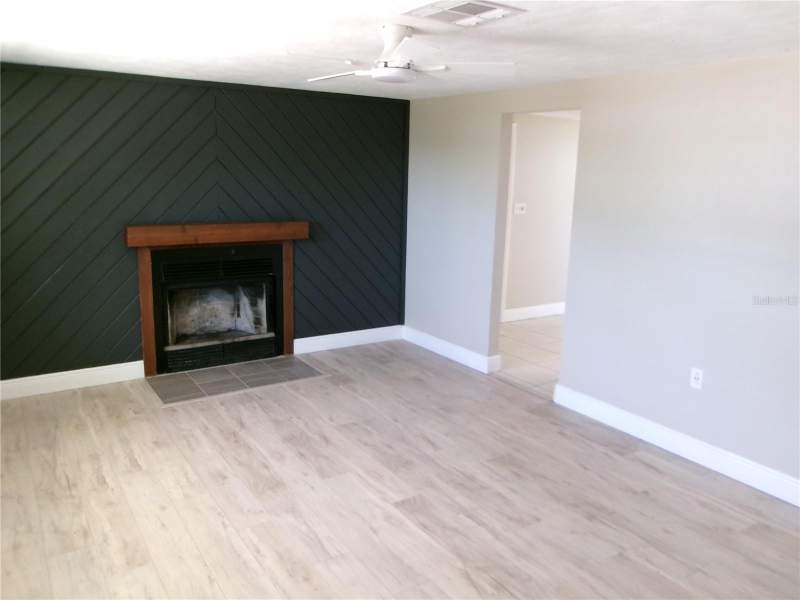 2 bedroom Single Family Residence at 5103 Valimor Drive, Colonial Manor, Holiday — photo 4