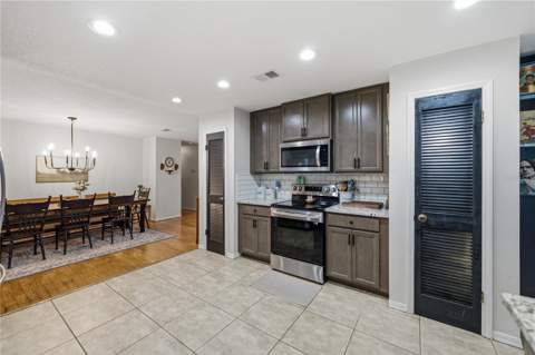 124 N Pointe Drive, Auburndale FL - photo 7 of 68