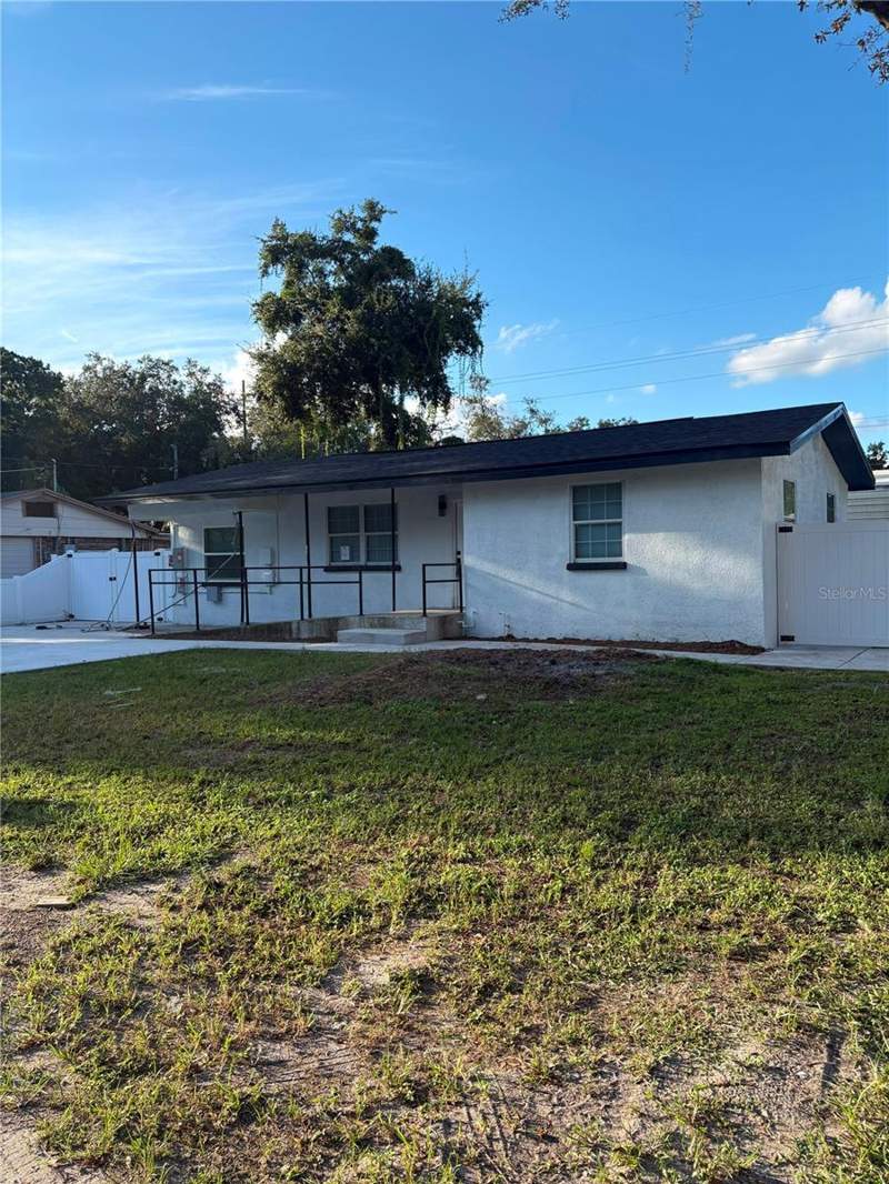 4 bedroom Single Family Residence at 122 E 130th Avenue, Inglewood Park Add 3, Tampa — photo 5