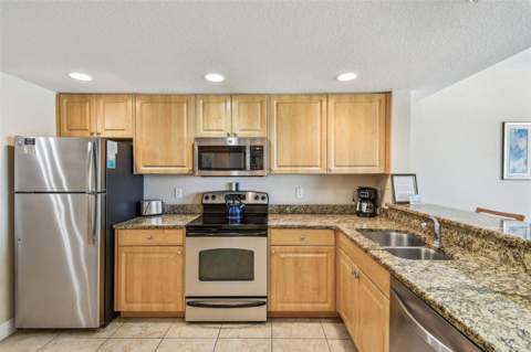11605 Gulf Boulevard #506, Treasure Island FL - photo 18 of 71