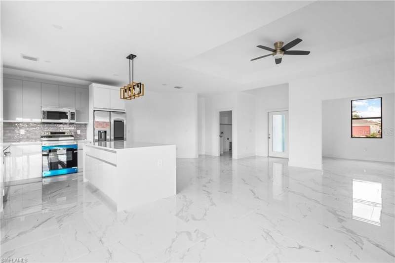 3 bedroom Single Family Residence at 1806 NE 21st Place, Cape Coral, Cape Coral — photo 3