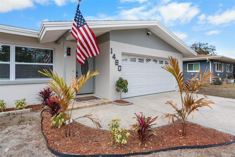 Douglas Manor Estates