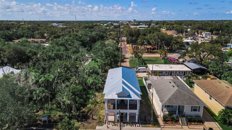 3 bedroom Single Family Residence at 158 E Spruce Street, Riverview, Tarpon Springs — photo 2