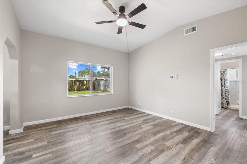 3 bedroom Single Family Residence at 8616 Shirley Drive, Grandview Acres Unit 2, Temple Terrace — photo 3