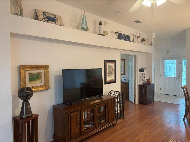 2 bedroom Single Family Residence at 529 Alcazar Court, Lady Lake Orange Blossom Gardens Unit 17A, Lady Lake — photo 5