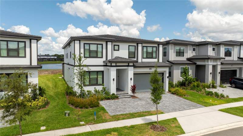 9 bedroom Single Family Residence at 10018 Voyager Way, Paradiso Grande Ph 2, Orlando — photo 2