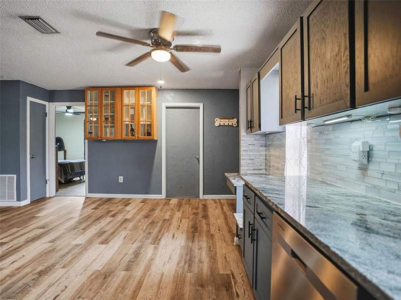 3 bedroom Single Family Residence at 13143 Linden Drive, Spring Hill, Spring Hill — photo 5