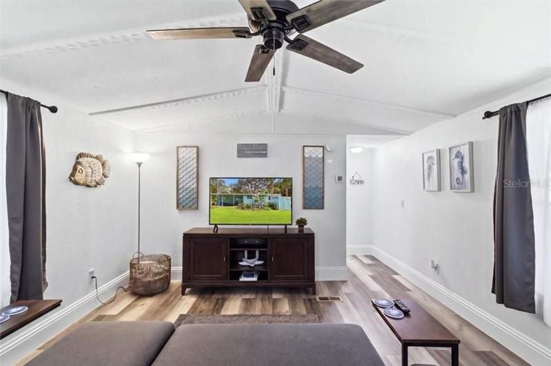 2 bedroom home at 8011 W Fern Place, Homosassa, Homosassa — photo 5