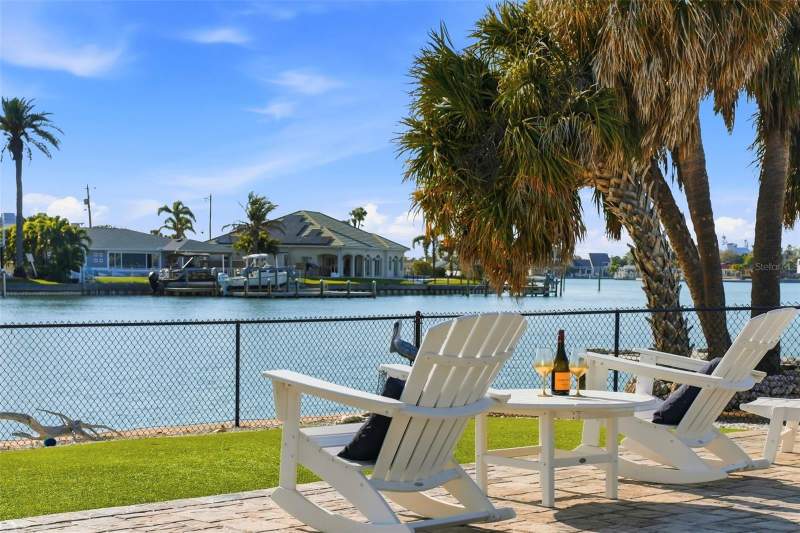 4 bedroom Single Family Residence at 6420 3rd Palm Point, Three Palms Point, St Pete Beach — photo 4