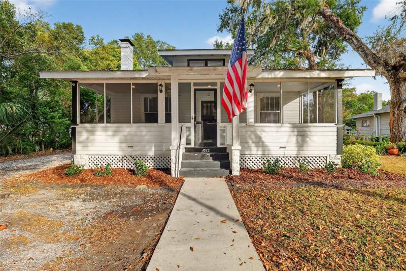 3 bedroom Single Family Residence at 1022 N DONNELLY STREET, GULLERA HOMESTEAD, MOUNT DORA — photo 1