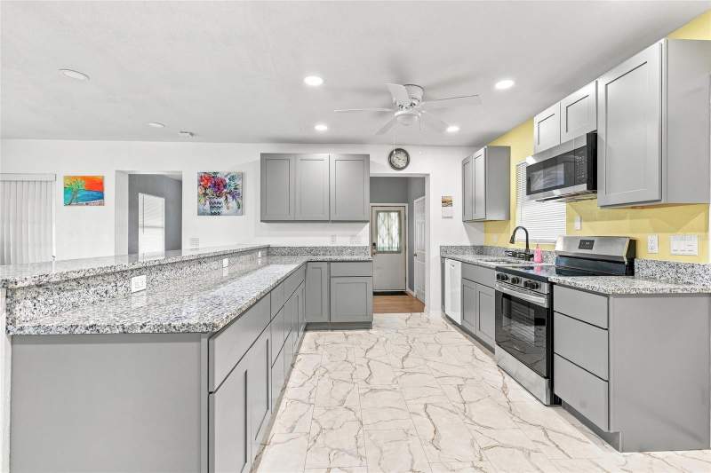 2 bedroom Single Family Residence at 22018 Catherine Avenue, Port Charlotte Sec 033, Port Charlotte — photo 3