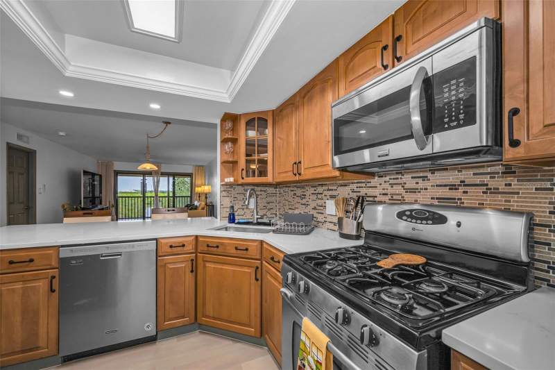 2 bedroom Condominium at 5400 Park St N #303, Island View South Condo, St Petersburg — photo 3