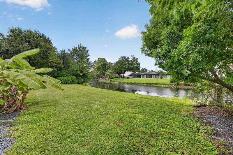4 bedroom Single Family Residence at 120 Lake Destiny Trail, Spring Lake Hills Sec 3, Altamonte Springs — photo 2