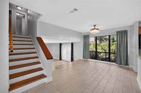 7001 Baywood Court, Tampa FL - photo 9 of 37