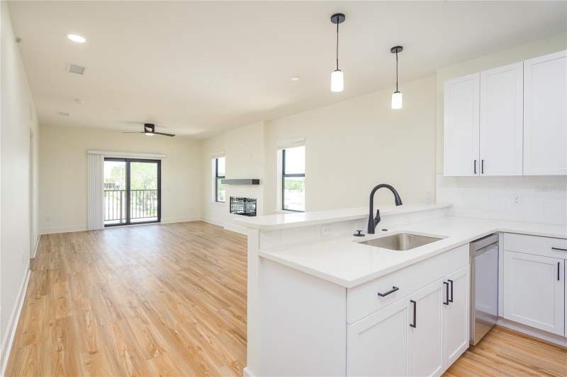 2 bedroom Condominium at 419 SE 1st Avenue #201, Old Ocala Survey, Ocala — photo 3