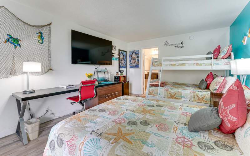 0 bedroom Condo - Hotel at 7150 N Tamiami Trail #S-612, Sarasota Cay Club Condo, Sarasota — photo 5