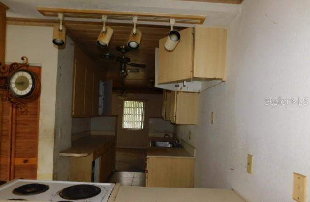 3 bedroom Single Family Residence at 155 S Oxford Drive, Englewood Gardens, Englewood — photo 5