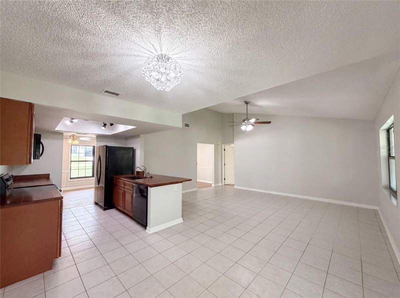 3 bedroom Single Family Residence at 15226 SW 39th Circle, Marion Oaks Un 02, Ocala — photo 2