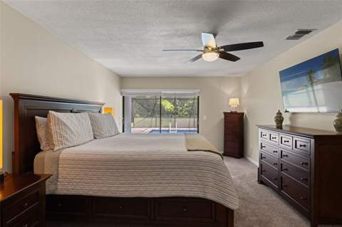 13916 Middle Park Drive, Tampa FL - photo 13 of 34