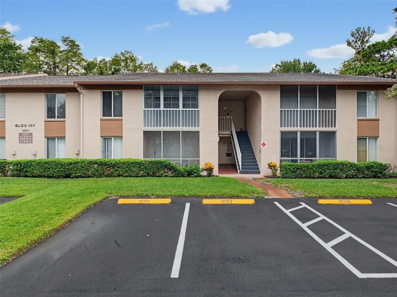 2 bedroom Condominium at 12211 Fox Chase Drive #C1, Pine Ridge At Sugar Creek, Hudson — photo 5